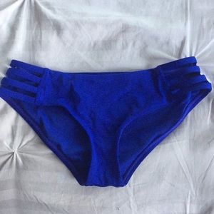 Women’s medium swimsuit bottoms